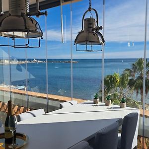 Luxury Apartment Near The Sea